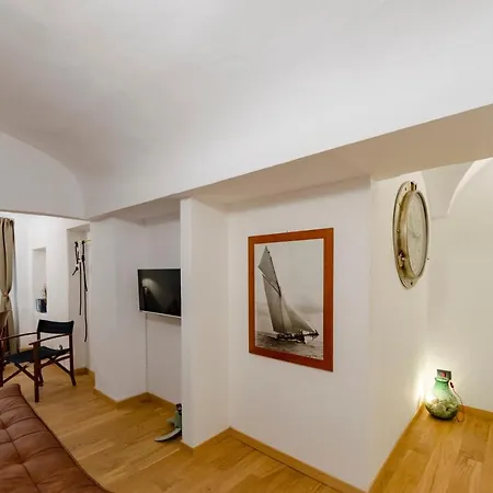 Joivy Cute Flat Near The Aquarium شقة
