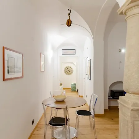 Apartment Joivy Cute Flat Near The Aquarium Genoa